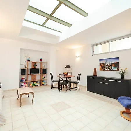 Apartman Les De Paul Valery *